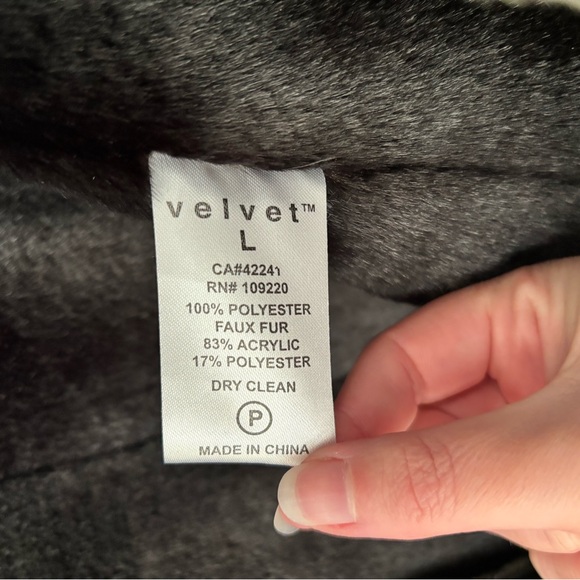 Velvet • Black Button Up Winter Coat with Faux Fur Trim - Women’s Size Large - Picture 9 of 16